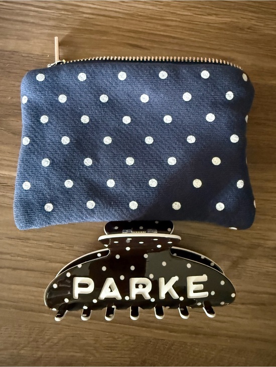 Parke Accessories - Parke Polka dot hair clip • New
